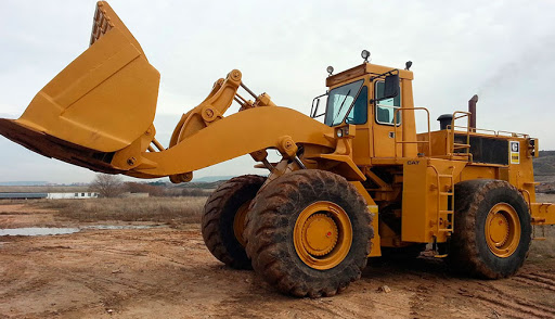 ¿Qué tipo de licencia se necesita para conducir un tractor o pala mecánica?