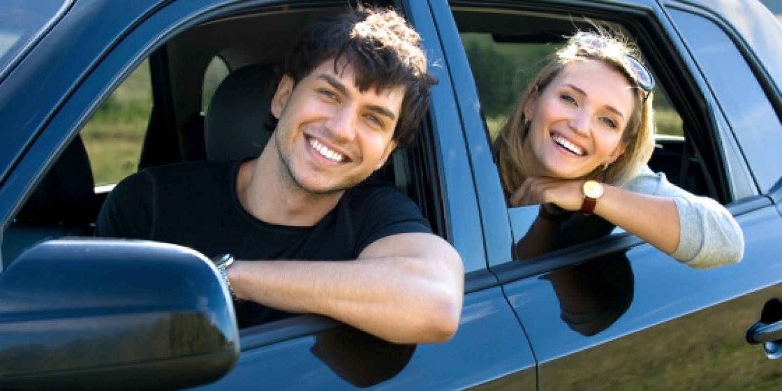 ¿Pueden multarme por permitir que otra persona conduzca mi auto?