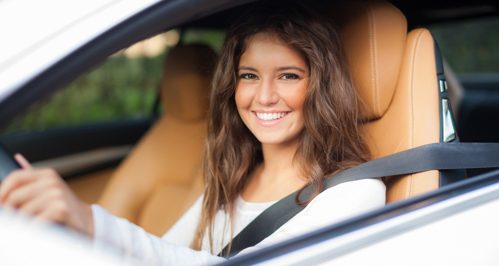 ¿Cómo eliminar las restricciones de una licencia de conducir?