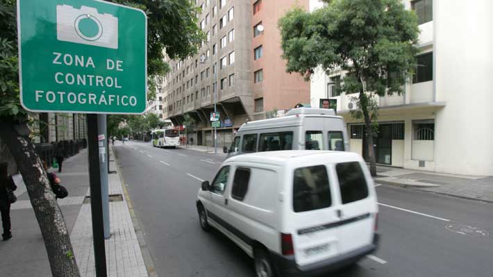 Exceso de velocidad: ¿Es legal el uso de foto radares para cursar infracciones en Chile?