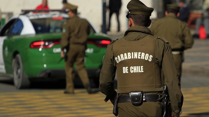 ¿Cómo obtener la licencia de conducir de Carabineros clase F?