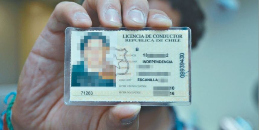 ¿Puedo conducir si mi licencia de conducir está rota o deteriorada?